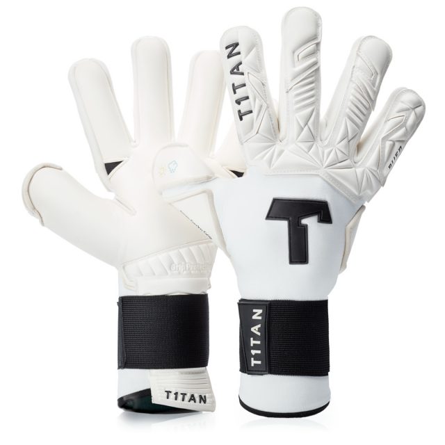 Goalkeeper gloves by T1TAN We change the goalkeeper market